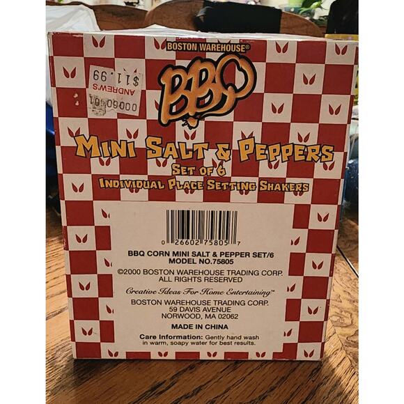 Boston warehouse mini salt and pepper individual place setting shakers - Picture 2 of 3